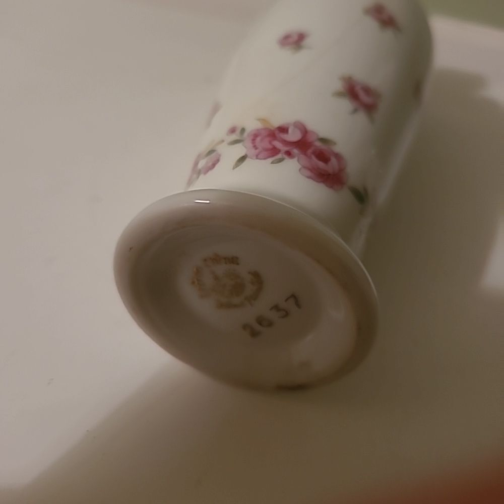 Lefton China Vase - Picture 6 of 6